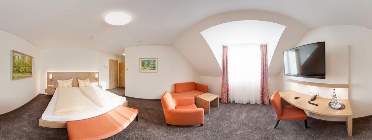 Landhotel Steigenhaus Untermunkheim エクステリア 写真